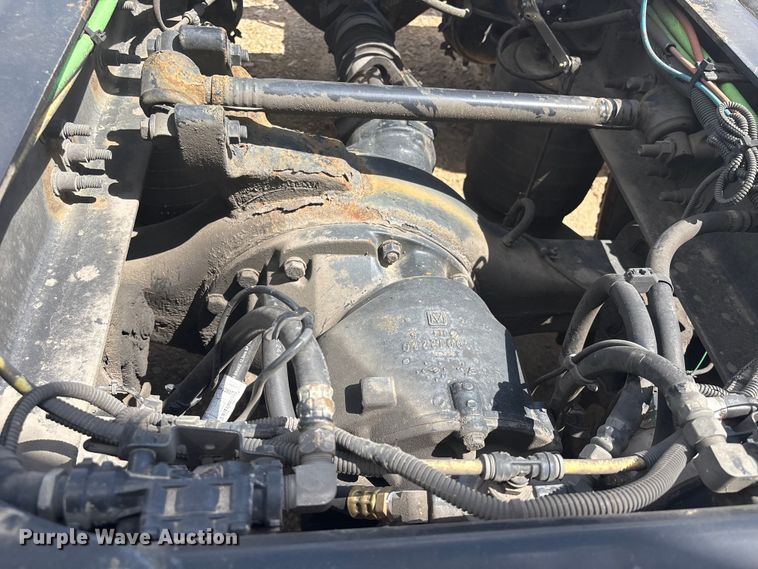 image for item YA2430 2019 International LT625 semi truck
