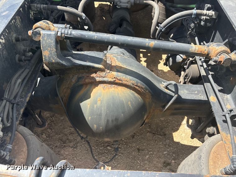 image for item YA2430 2019 International LT625 semi truck