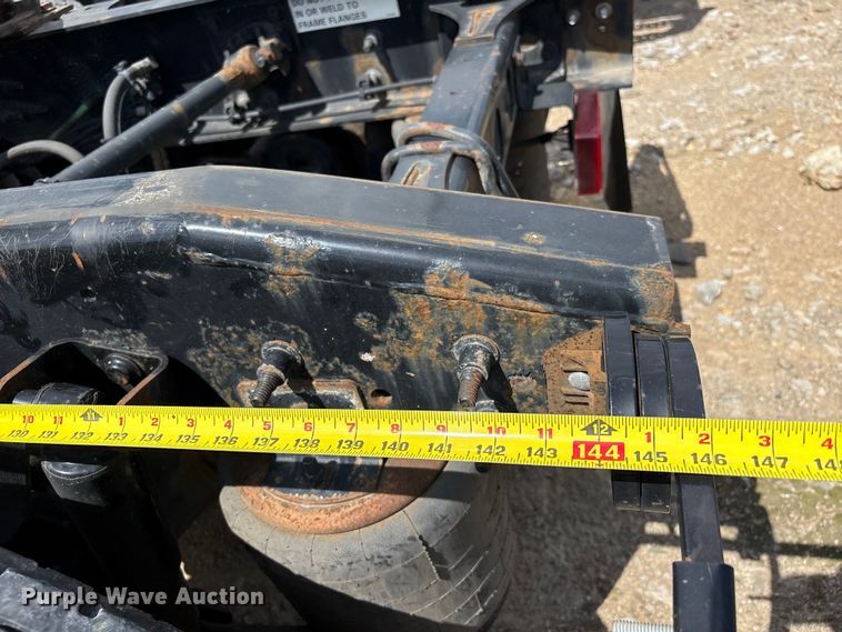 image for item YA2430 2019 International LT625 semi truck