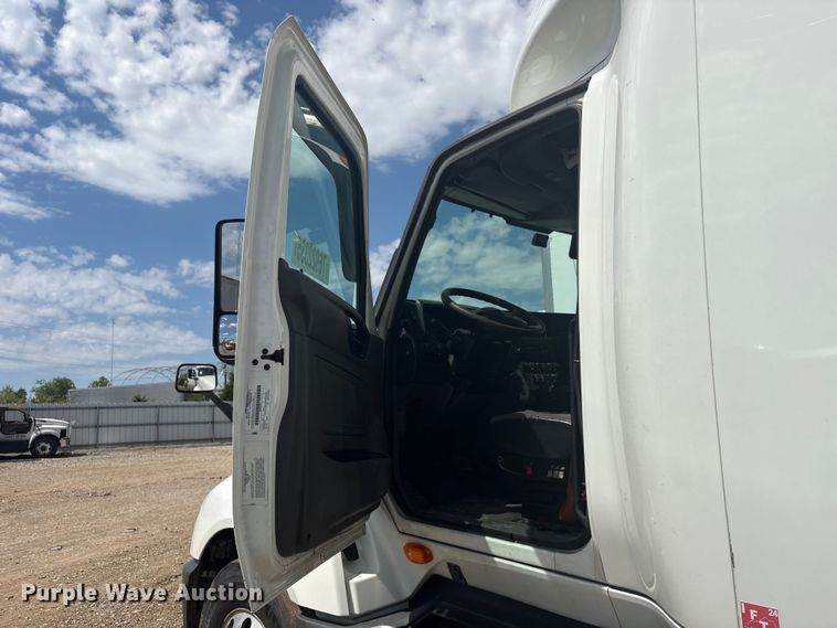 image for item YA2430 2019 International LT625 semi truck