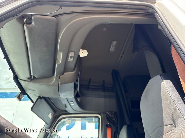 image for item YA2430 2019 International LT625 semi truck