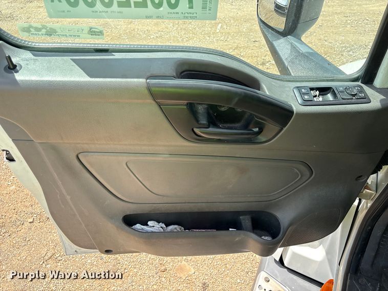 image for item YA2430 2019 International LT625 semi truck