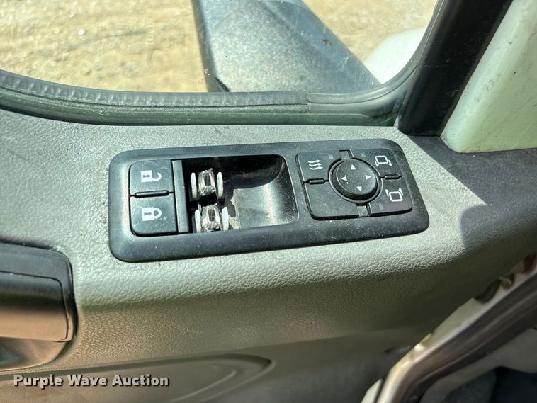 image for item YA2430 2019 International LT625 semi truck