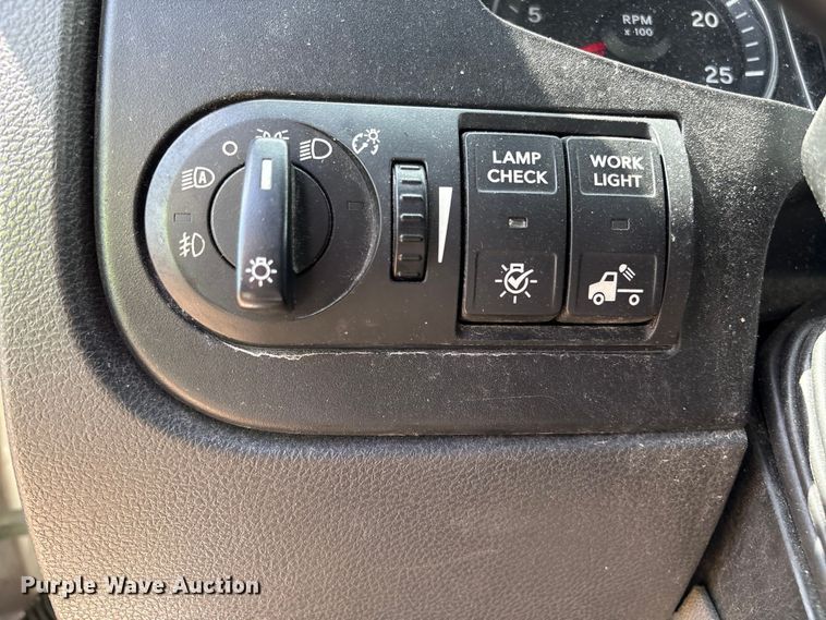 image for item YA2430 2019 International LT625 semi truck