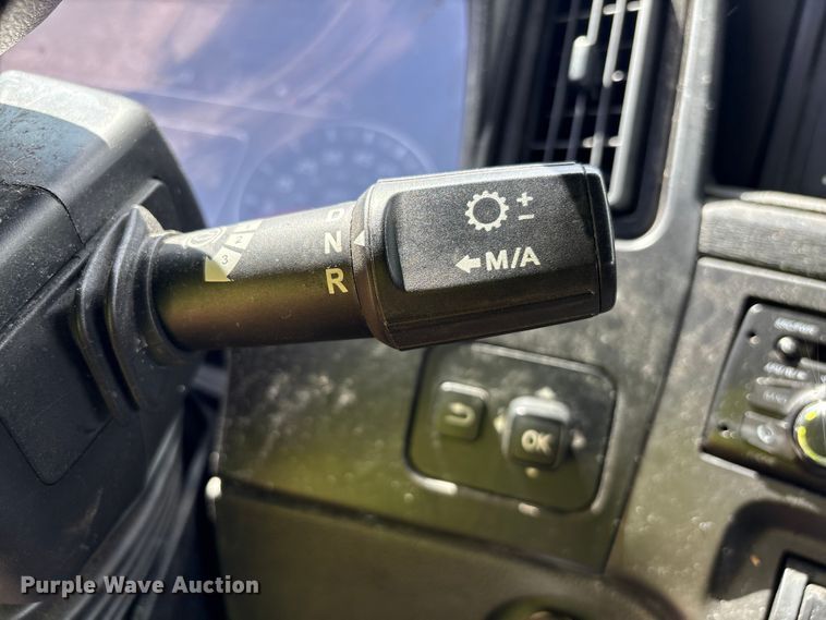 image for item YA2430 2019 International LT625 semi truck