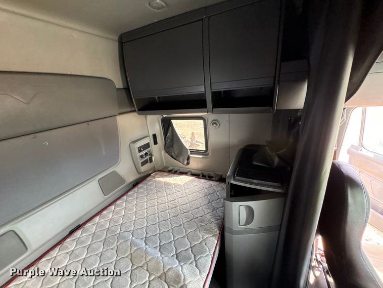 image for item YA2430 2019 International LT625 semi truck