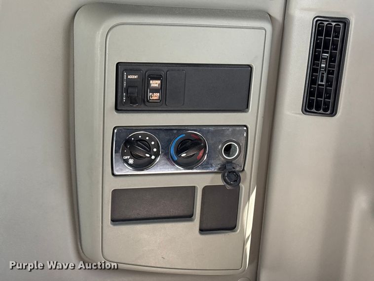 image for item YA2430 2019 International LT625 semi truck