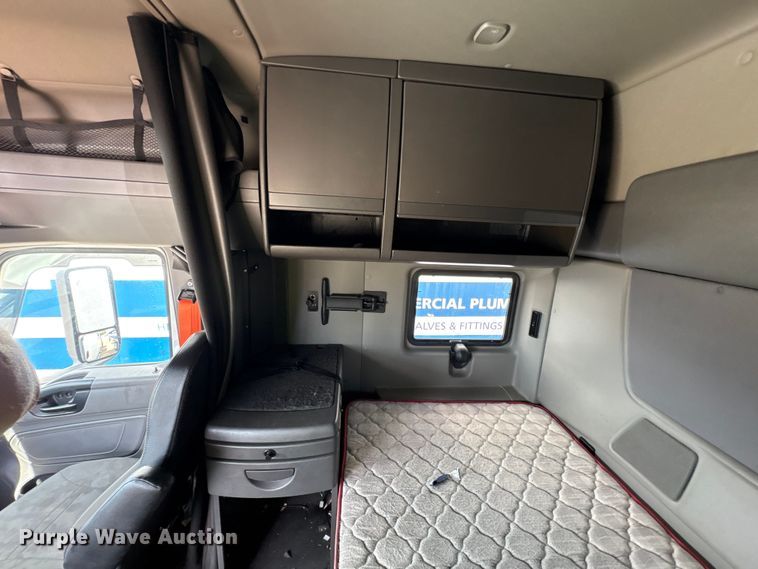 image for item YA2430 2019 International LT625 semi truck