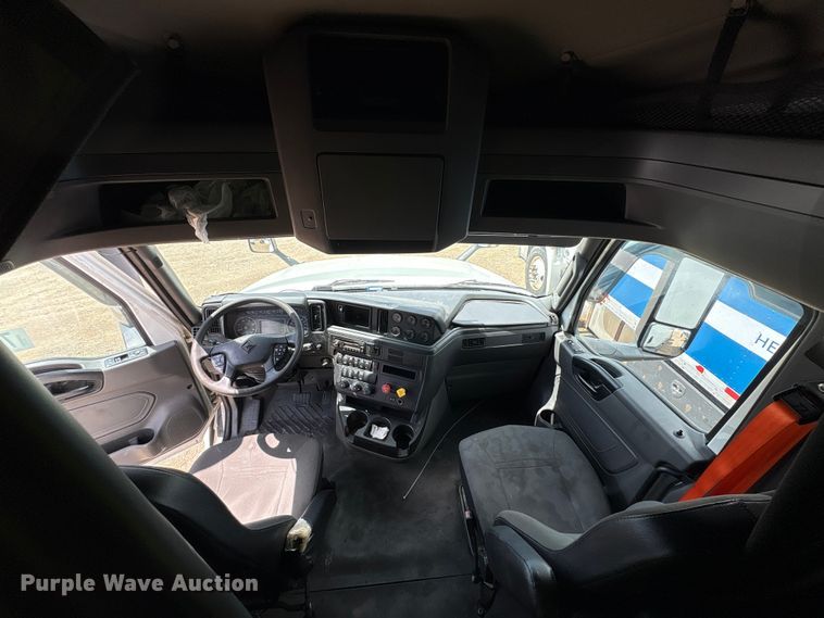 image for item YA2430 2019 International LT625 semi truck