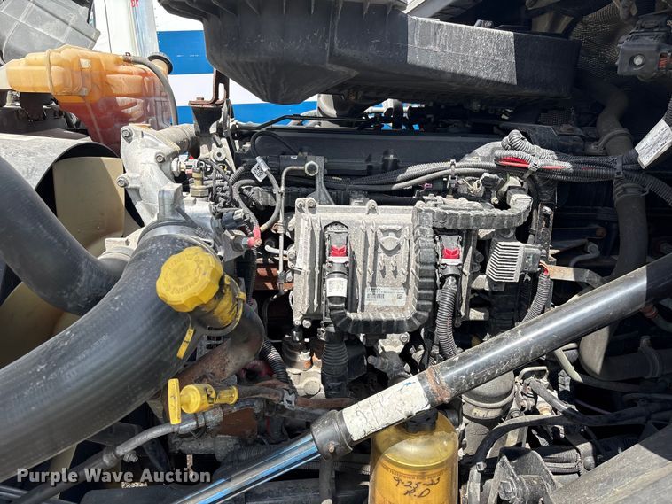 image for item YA2430 2019 International LT625 semi truck
