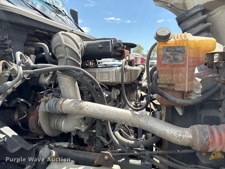 image for item YA2430 2019 International LT625 semi truck