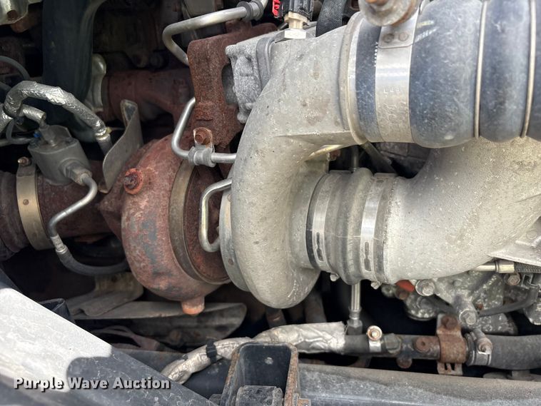 image for item YA2430 2019 International LT625 semi truck