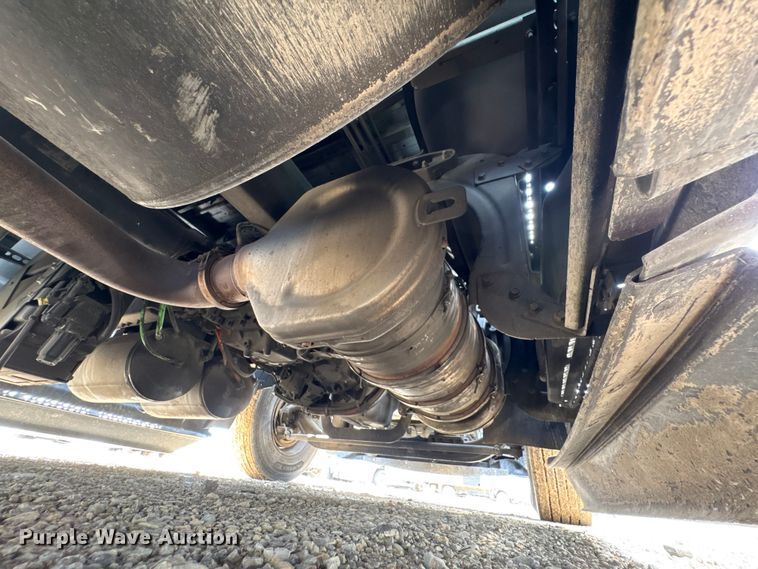 image for item YA2430 2019 International LT625 semi truck