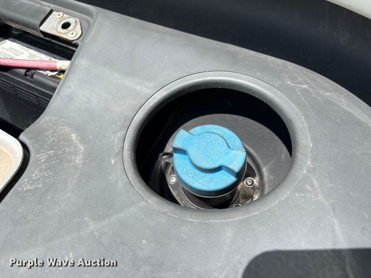 image for item YA2430 2019 International LT625 semi truck
