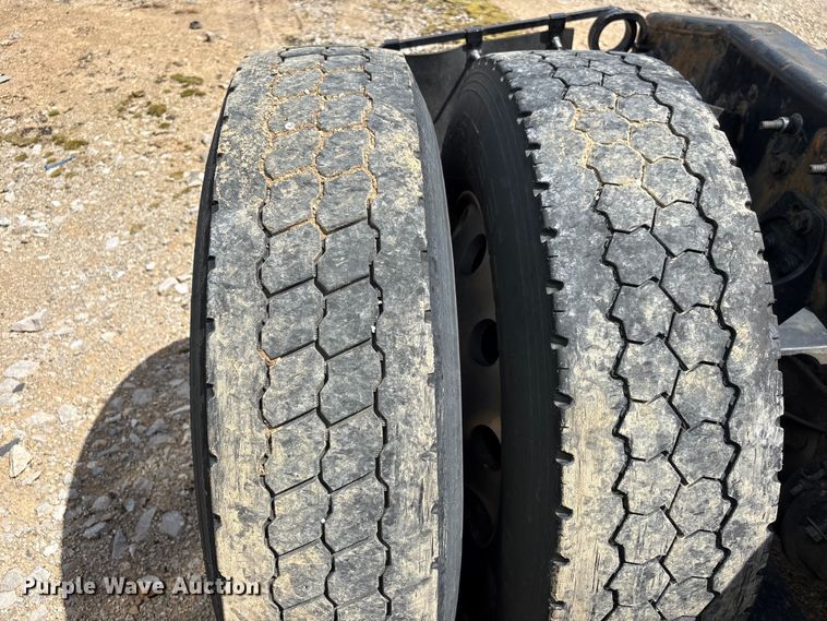 image for item YA2430 2019 International LT625 semi truck