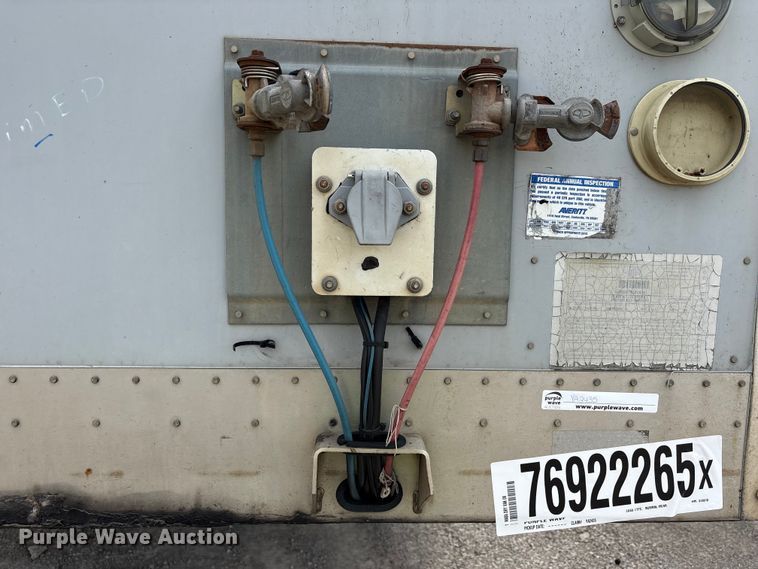 image for item YA2435 2014 Wabash DVHDHPC dry van trailer