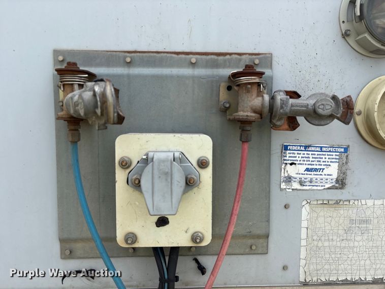 image for item YA2435 2014 Wabash DVHDHPC dry van trailer