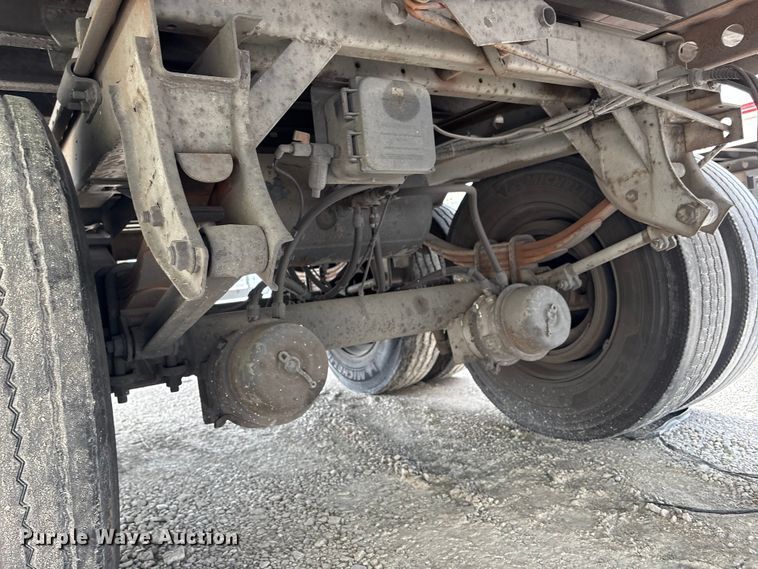 image for item YA2435 2014 Wabash DVHDHPC dry van trailer