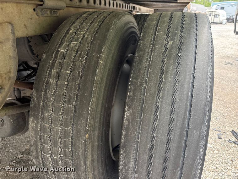 image for item YA2435 2014 Wabash DVHDHPC dry van trailer