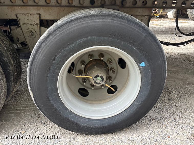 image for item YA2435 2014 Wabash DVHDHPC dry van trailer