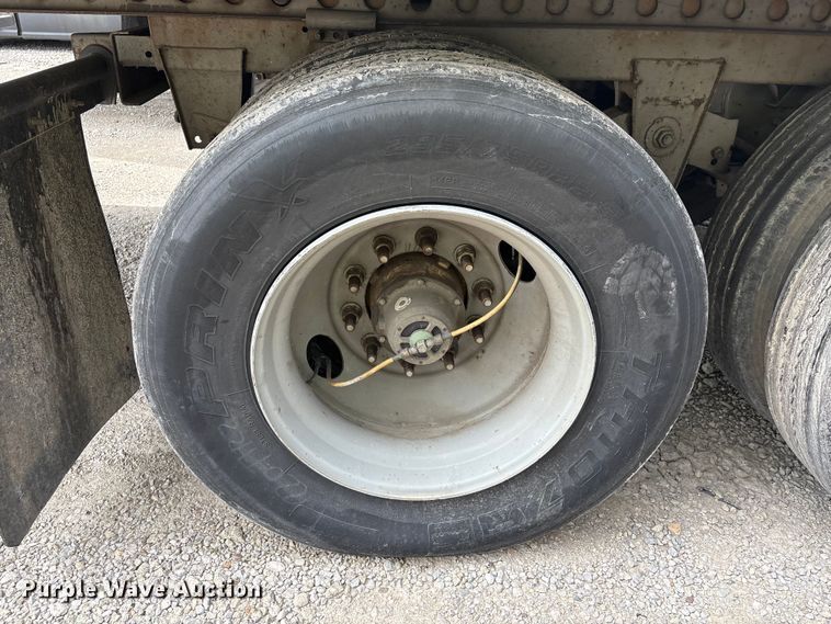 image for item YA2435 2014 Wabash DVHDHPC dry van trailer