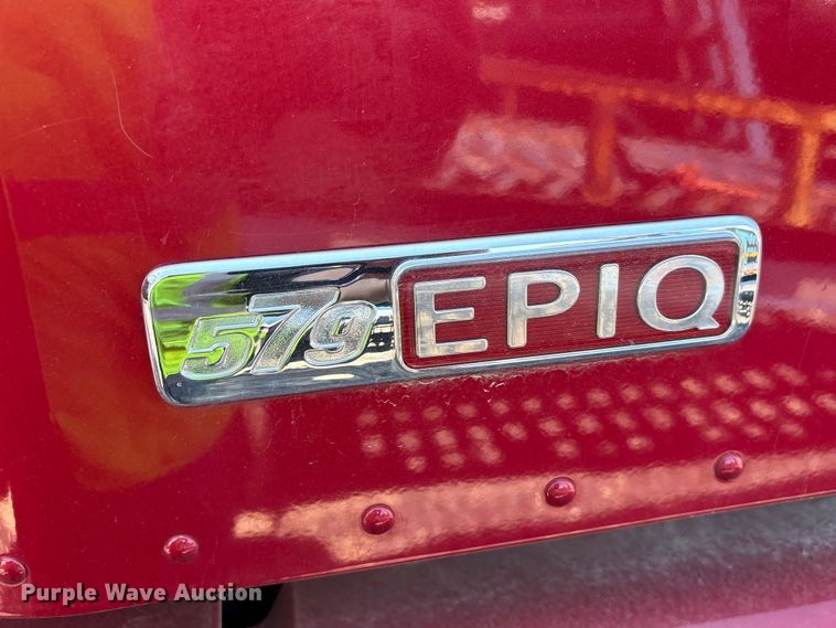 image for item YA2540 2018 Peterbilt 579 semi truck