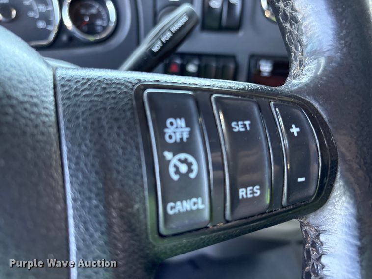 image for item YA2540 2018 Peterbilt 579 semi truck