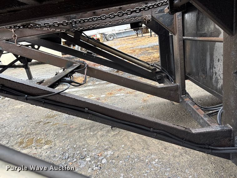 image for item YA2543 2018 Sun Country car carrier