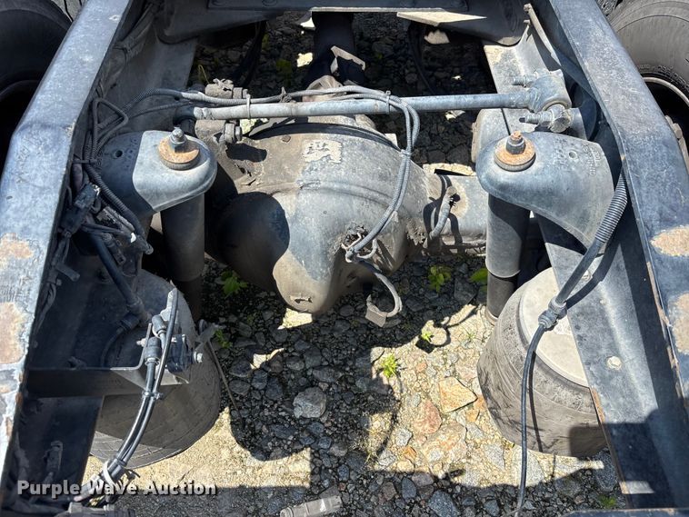 image for item YA2665 2020 Peterbilt 389 semi truck