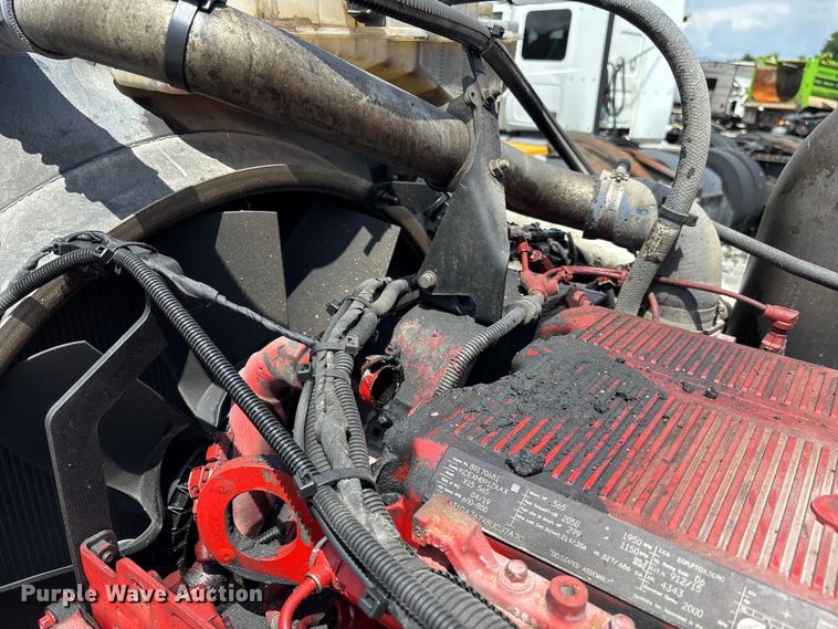 image for item YA2665 2020 Peterbilt 389 semi truck