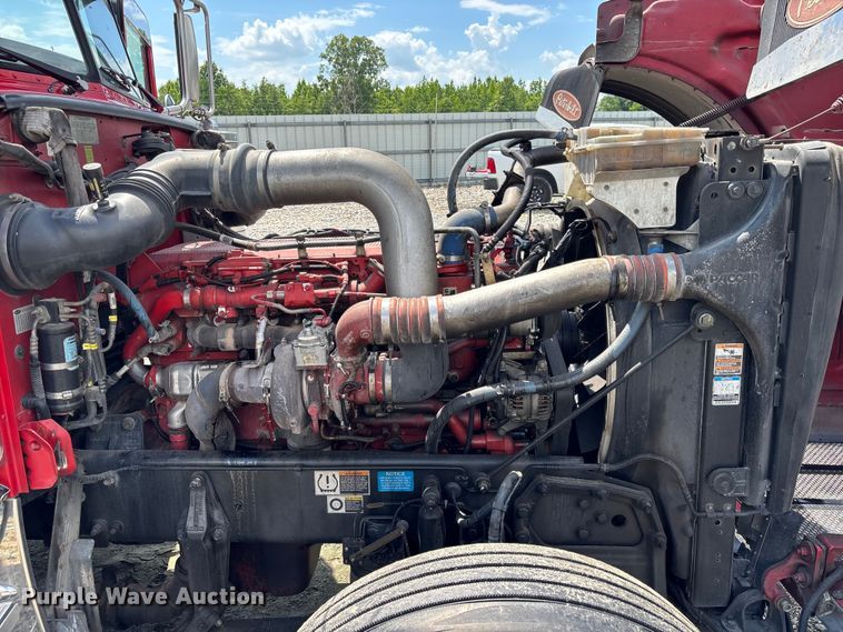 image for item YA2665 2020 Peterbilt 389 semi truck