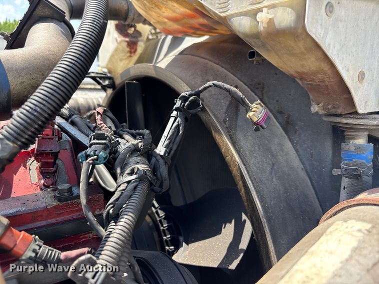 image for item YA2665 2020 Peterbilt 389 semi truck