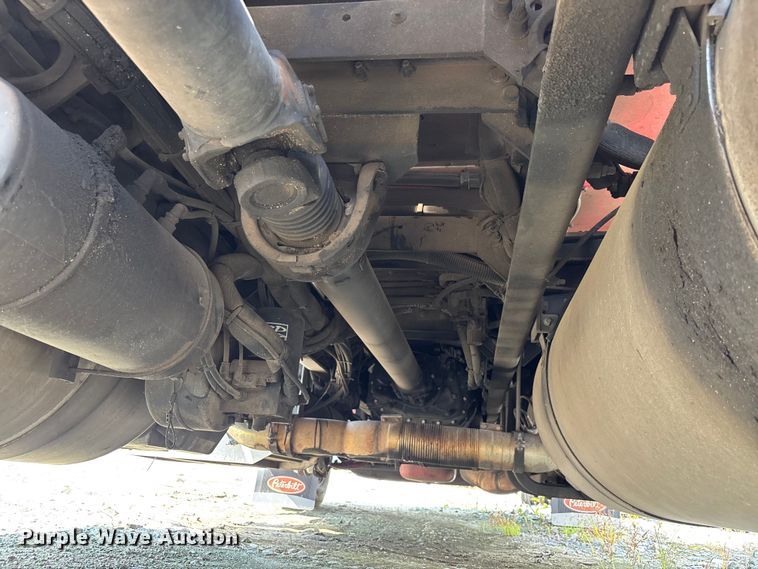 image for item YA2665 2020 Peterbilt 389 semi truck