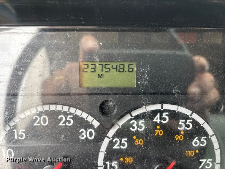 image for item YA2677 2016 Freightliner Business Class M2 box truck