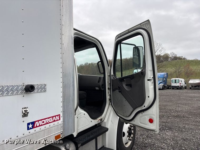 image for item YA2677 2016 Freightliner Business Class M2 box truck