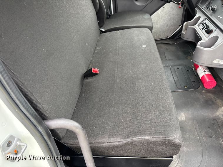 image for item YA2677 2016 Freightliner Business Class M2 box truck