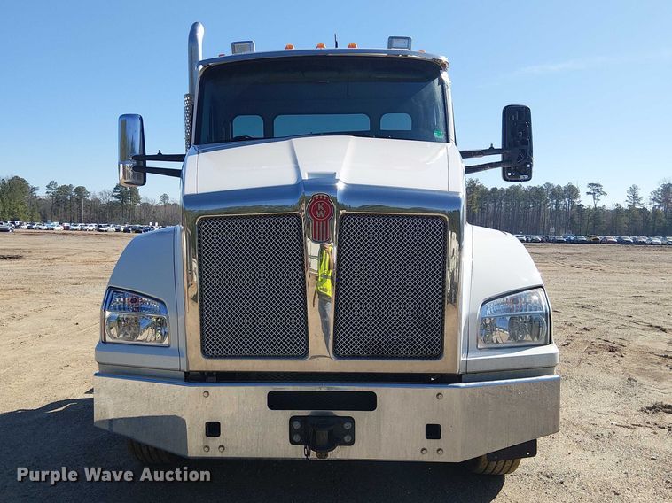 image for item YA2866 2025 Kenworth T880 semi truck