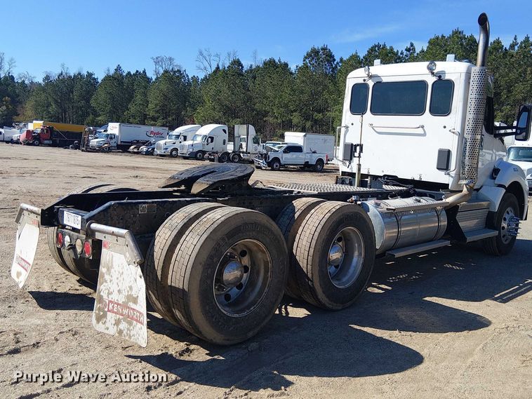 image for item YA2866 2025 Kenworth T880 semi truck