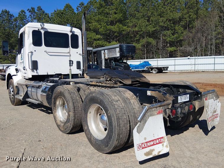 image for item YA2866 2025 Kenworth T880 semi truck