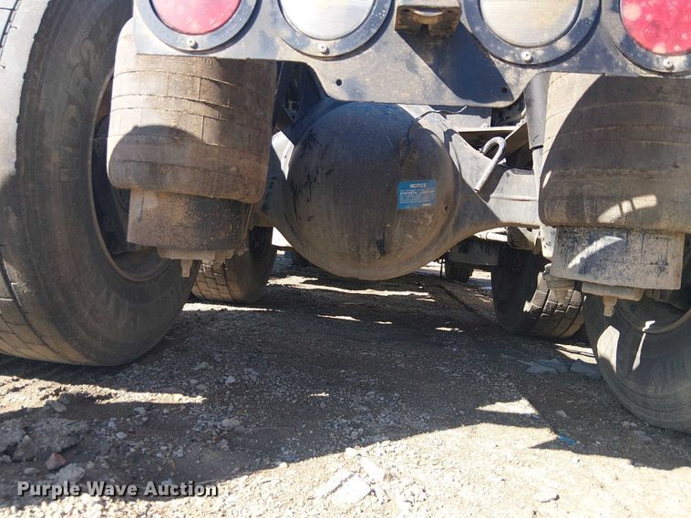 image for item YA2866 2025 Kenworth T880 semi truck