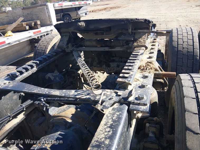 image for item YA2866 2025 Kenworth T880 semi truck