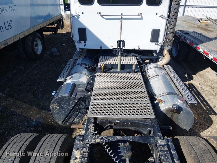 image for item YA2866 2025 Kenworth T880 semi truck