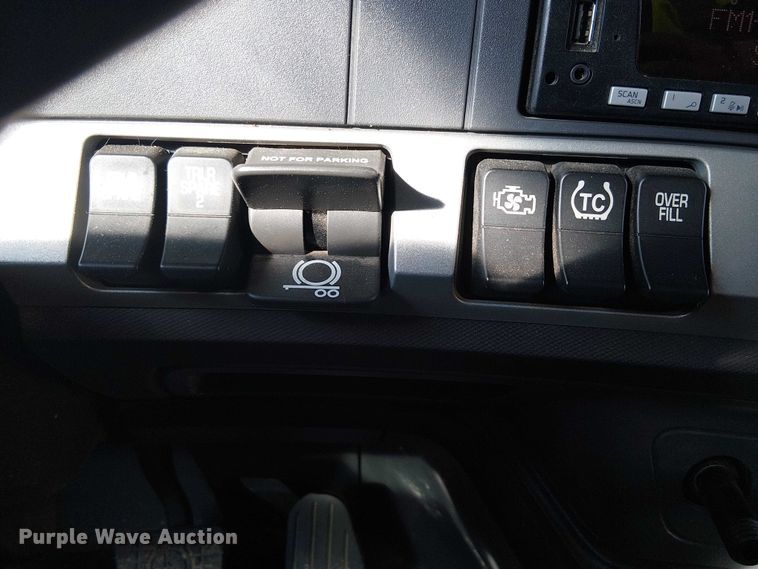 image for item YA2866 2025 Kenworth T880 semi truck