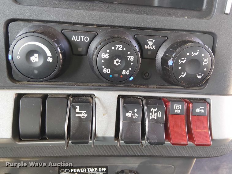 image for item YA2866 2025 Kenworth T880 semi truck
