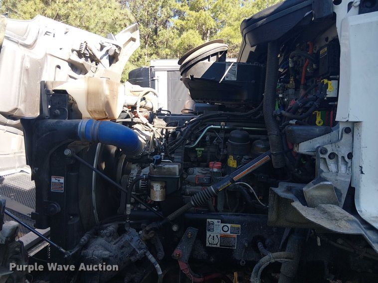 image for item YA2866 2025 Kenworth T880 semi truck