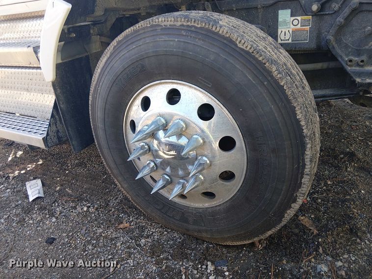 image for item YA2866 2025 Kenworth T880 semi truck