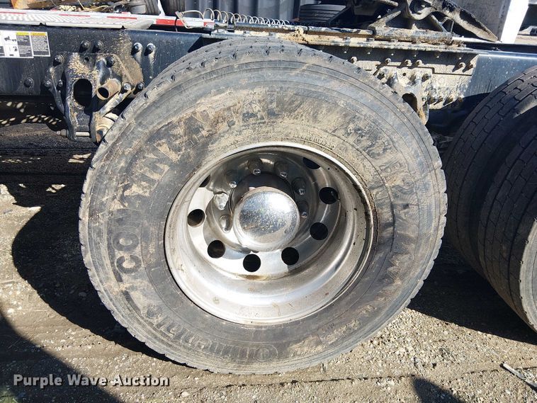 image for item YA2866 2025 Kenworth T880 semi truck