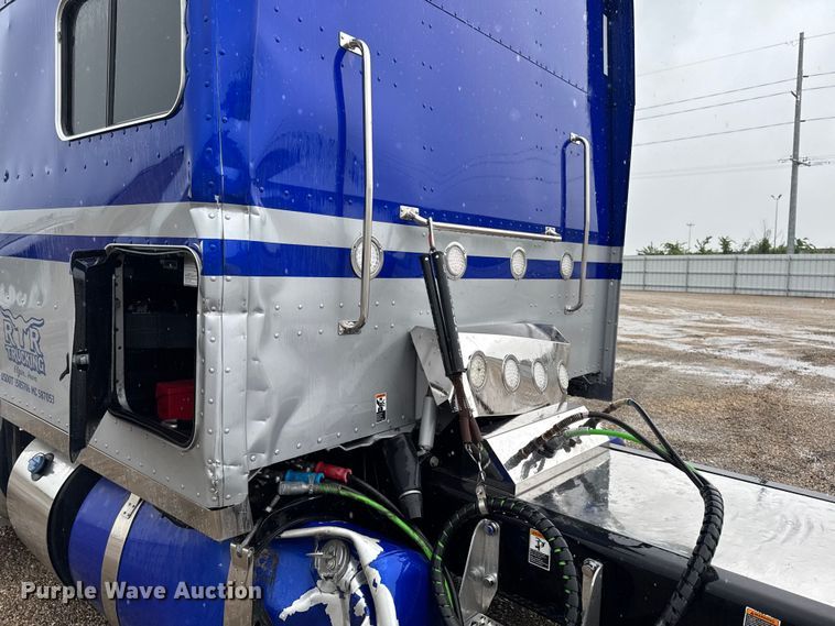 image for item YA2878 2023 Peterbilt 389 semi truck