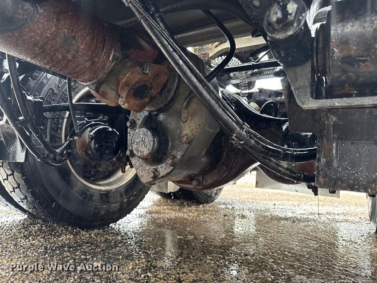 image for item YA2878 2023 Peterbilt 389 semi truck