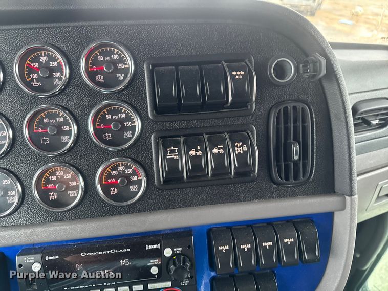 image for item YA2878 2023 Peterbilt 389 semi truck